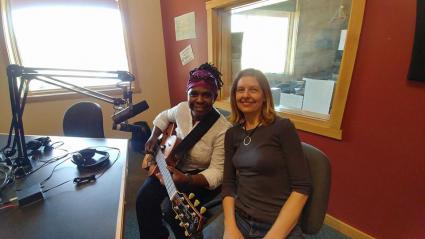 Ruthie Foster on guitar with Kate Fitzgerald