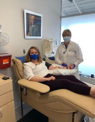 Dr. Ruth Gordon of St. Lukes donating convalescent plasma. Photo courtesy of St. Luke's Hospital