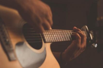 Guitar_jefferson-santos-via unsplash