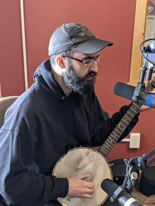 Mumblin' Drew - photo by Will Moore