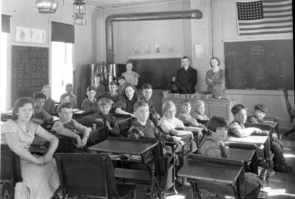 A class full of school children at the Birchwood School in Mineral Center/photo courtesy of the Cook County Historical Society 